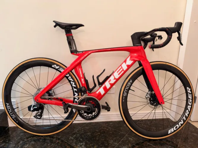 Trek Madone SLR 9 AXS 2025 (Sram E1 AXS New Red) 7ª geração