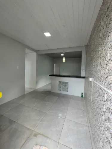 SOMENTE A VISTA Vendo linda Casa na cidade nova 4 próximo ao mercado Colina