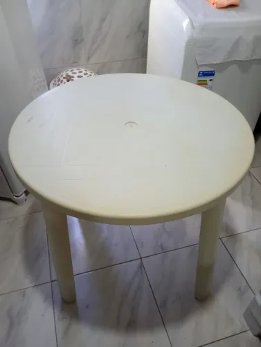 Mesa de plástico - desmontável
