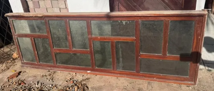 Vitrais em Ipê e vidro. 2,18 x 0,74