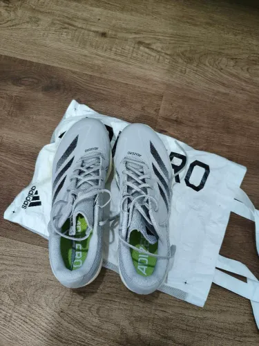 Chuteira Adidas adizero NOVA