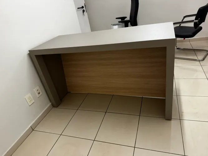 Mesa de escritório/ balcão