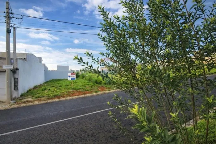 Terreno à venda com 200m² em Limeira, SP - Jardim Marajoara