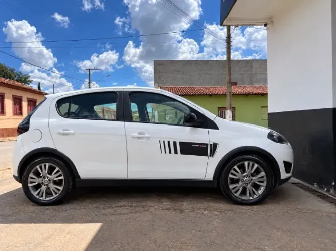 Fiat Palio Sporting Dualogic 1.6 Flex 16V 5P 2015