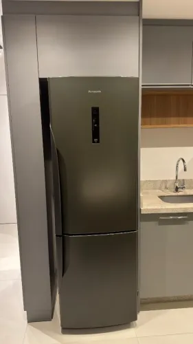 Geladeira seminova Cinza/preta Panasonic