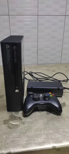 Vendo ou troco Xbox 360