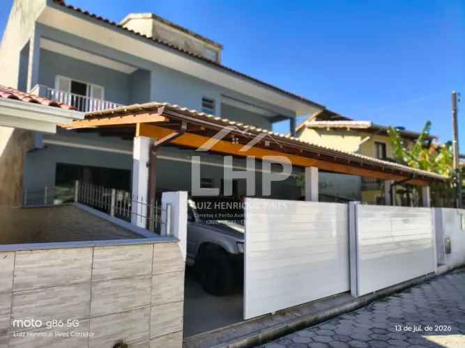 Casa à venda no bairro Armação do Pântano do Sul - Florianópolis/SC