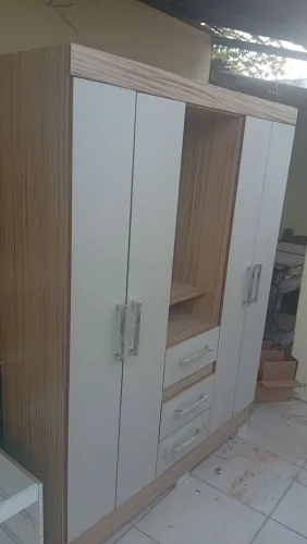 GUARDA ROUPA SOLTEIRAO ÓTIMO ESTADO NAO FACO ENTREGA ZAPIU 75. *