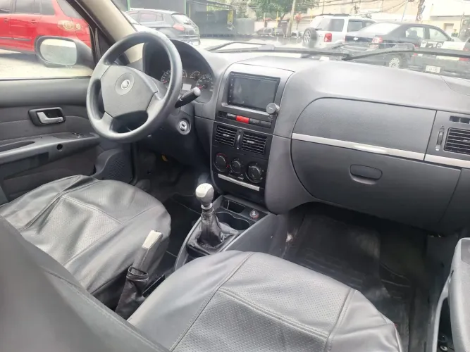Fiat Palio ELX 1.0 Fire/30 Anos F. Flex 8V 4P 2005