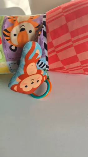 Rolo de atividades para bebê