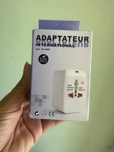 Adaptador de tomada universal