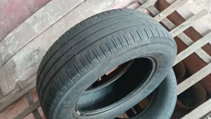 Pneu Michelin aro 15 ( 205/65/15