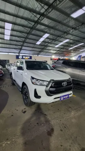 Toyota Hilux CD SR 4X4 2.8 TDI Diesel Aut. 2025