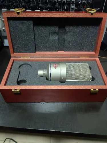 Microfone Newmann Tlm 103