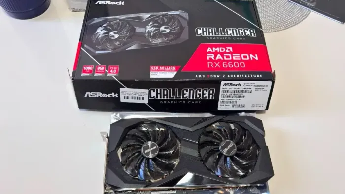 Placa de vídeo AMD RX 6600