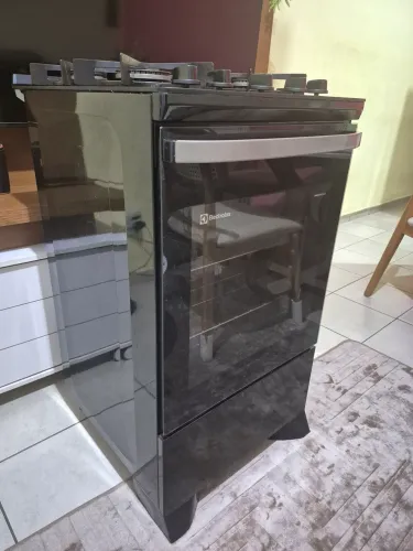 Fogão eletrolux tampo de vidro seminovo!