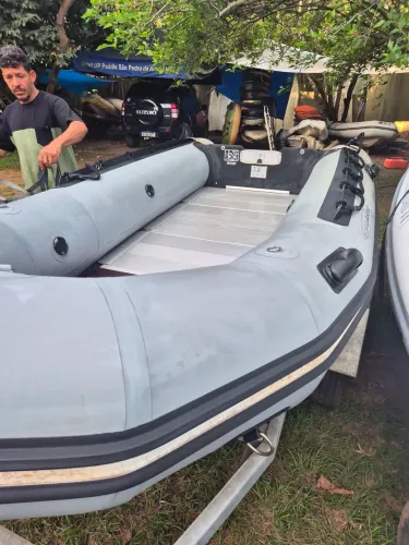 Barco inflável marca Zodíac modelo classic Mark1 + Carreta Rodoviaria 