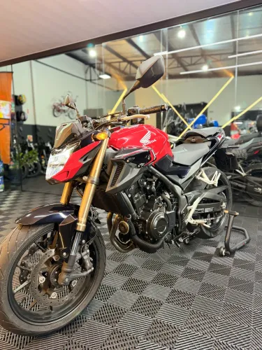Honda CB500F 2023