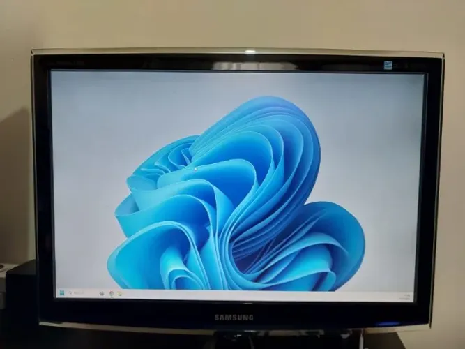 Monitor Samsung 22? T220M - Usado - Funcionando Perfeitamente