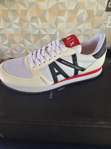Tênis de Couro com Recorte AX Branco Armani Exchange