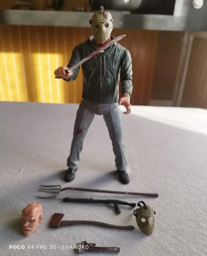 Boneco Jason