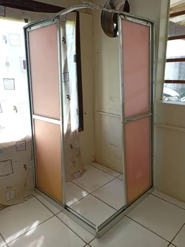 BOX DE BANHEIRO.