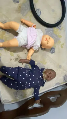 Bonecas bebês pra restauro