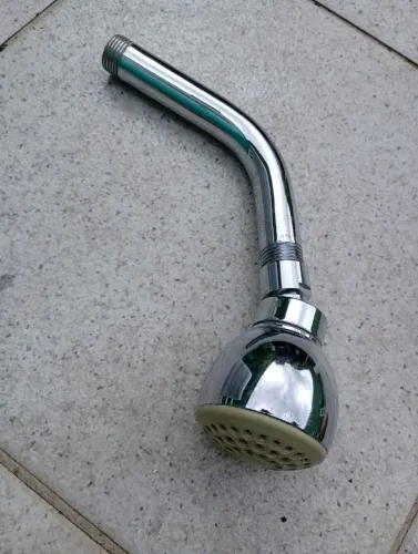Ducha de parede cromada 