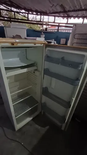 Geladeira Brastemp 300L 