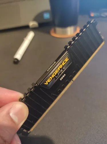 Memória RAM Corsair Vengeance LPX, 16GB, 2666Mhz, DDR4