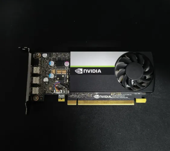 NVIDIA T400 4GB GDDR6 Low Profile - Excelente estado