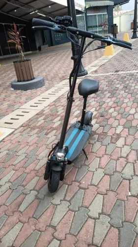 Patinete Elétrico Potente com Banco, Amortecedor e LEDs