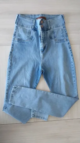 Calça jeans feminina <br>Calça Jeans M. Hova Feminina Tam. 44 - Seminova Impecável