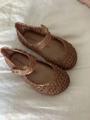 3 pares de sapatos menina