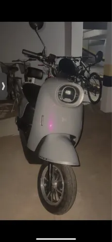 SCOOTER ELETRIA MIA 1000W cinza e roxo