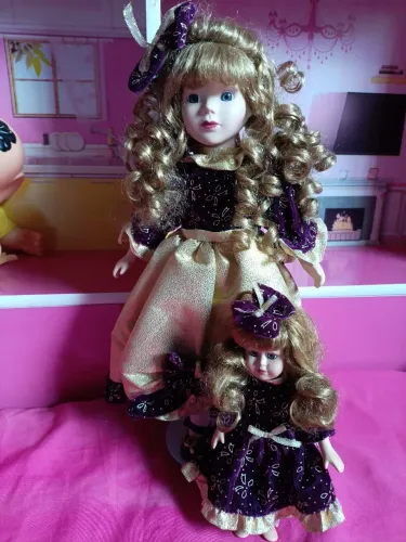 Boneca de porcelana 