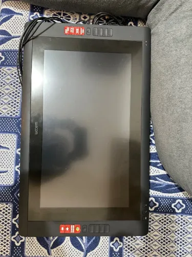 Mesa Digitalizadora Wacom Cintiq 22HD DTK-2200