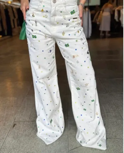 Calça jeans bordada do Brasil!!
