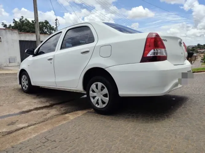 Toyota Etios X Sedan 1.5 Flex 16V 4P Mec. 2020