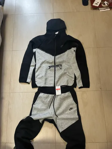 Nike Tech Fleece G Preto/Cinza + Brinde