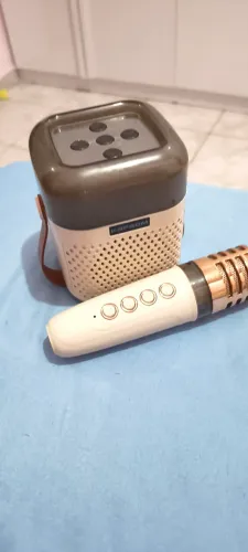 Caixa de som com microfone KAPBOM