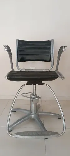 Cadeira Ferrante para salão 