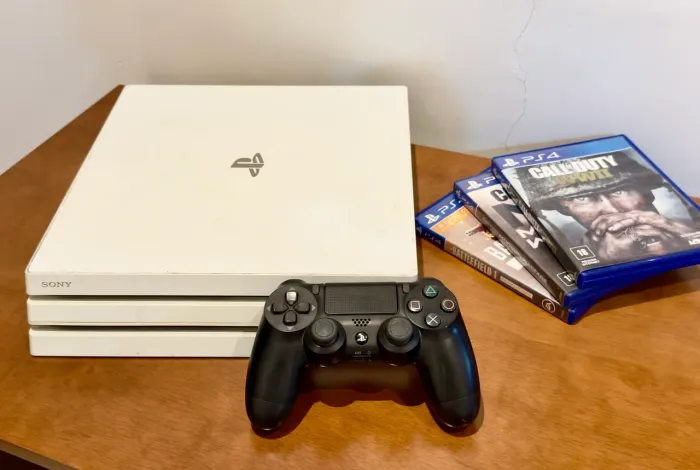 Vendo ps4 Pro branco