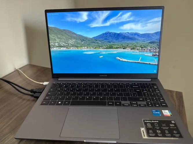 GALAXY BOOK 4 i5 16G 512GB.