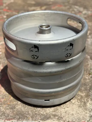 4 Barris Chopp Inox 30 litros - pouco usado