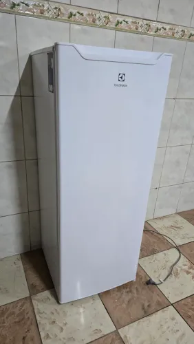 Refrigerador electrolux re21s