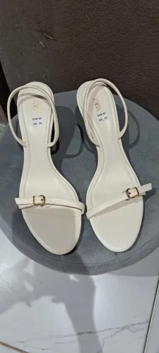 Sandália feminina zara tamanho 38