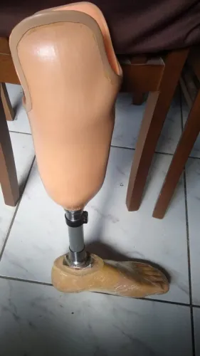 Protese Transtibial  perna mecânica
