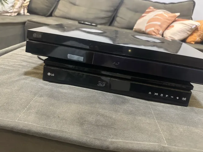 Vendo 2 Home Theater player Blu-ray LG 3D para conserto/peça.