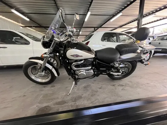 Suzuki Marauder 800 para colecionador